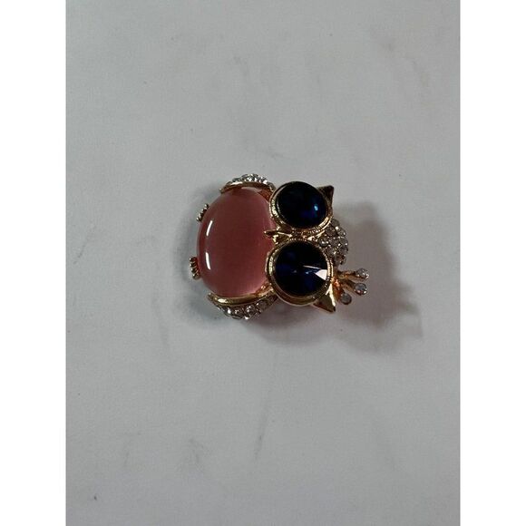 Sweet Owl Pin/Brooch w/ Large Blue Eyes. Blue & Pink. 1 1/2" x 1 1/4". - Picture 5 of 8